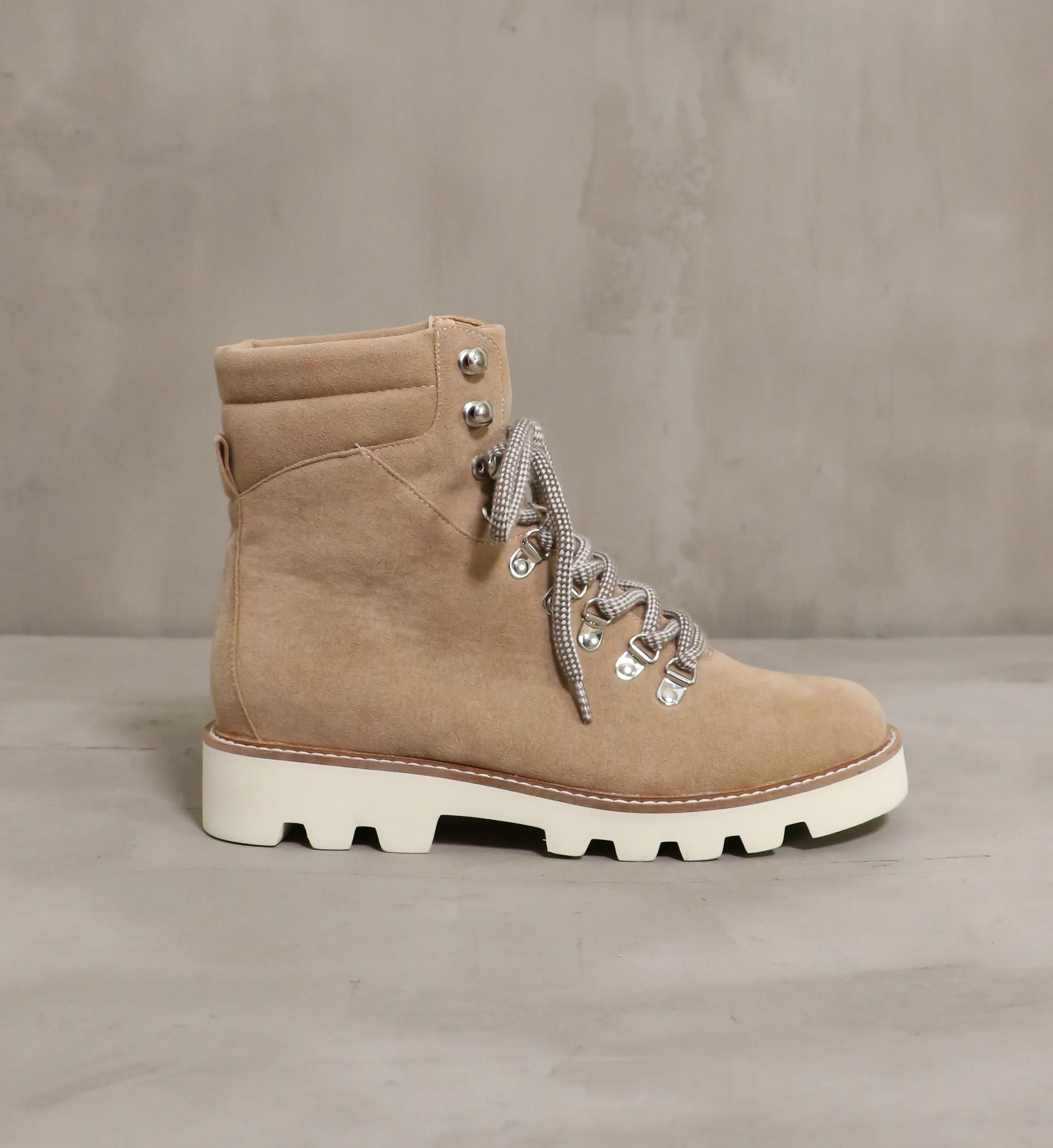 NEUTRAL TERRITORY BOOT