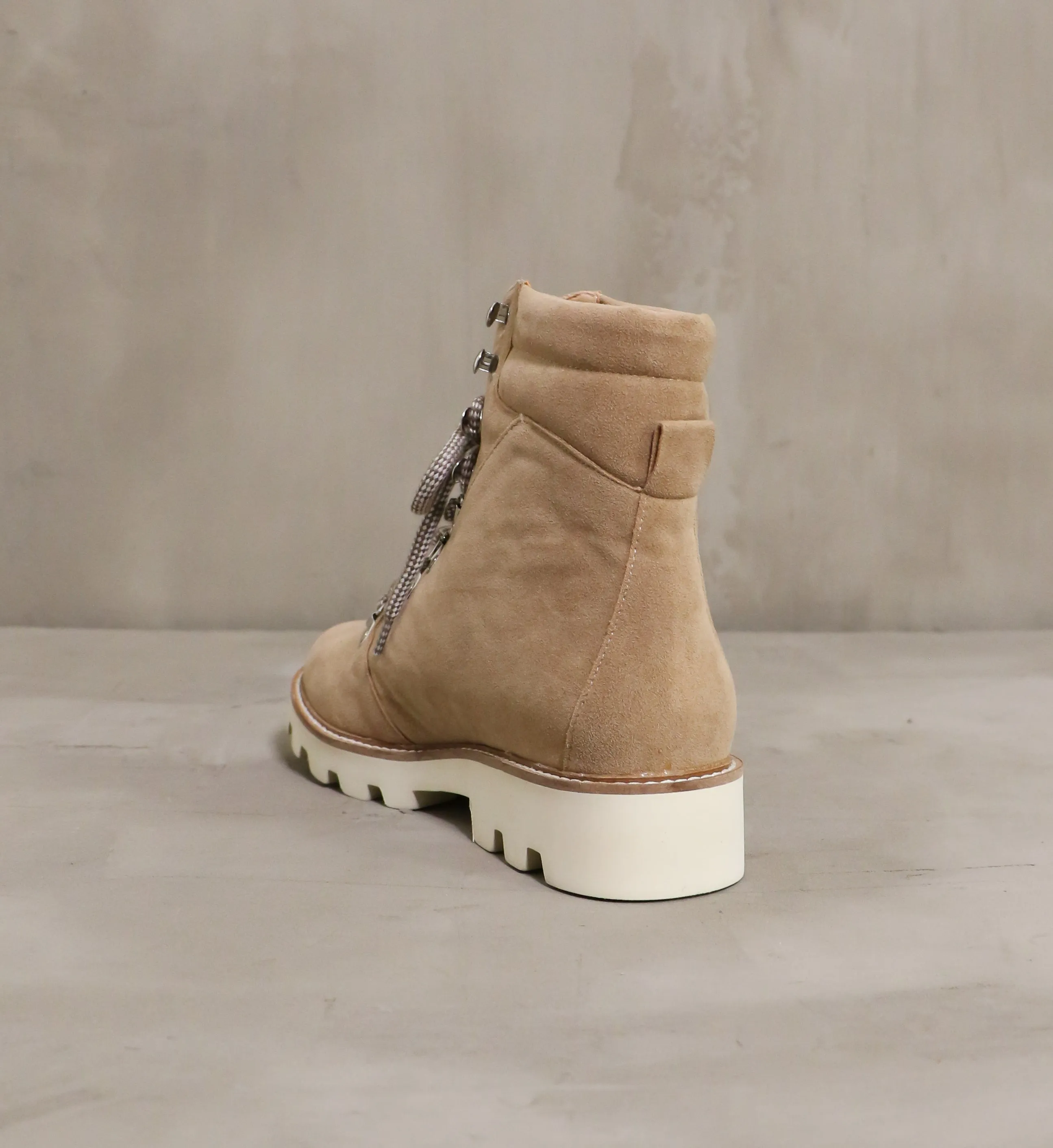 NEUTRAL TERRITORY BOOT
